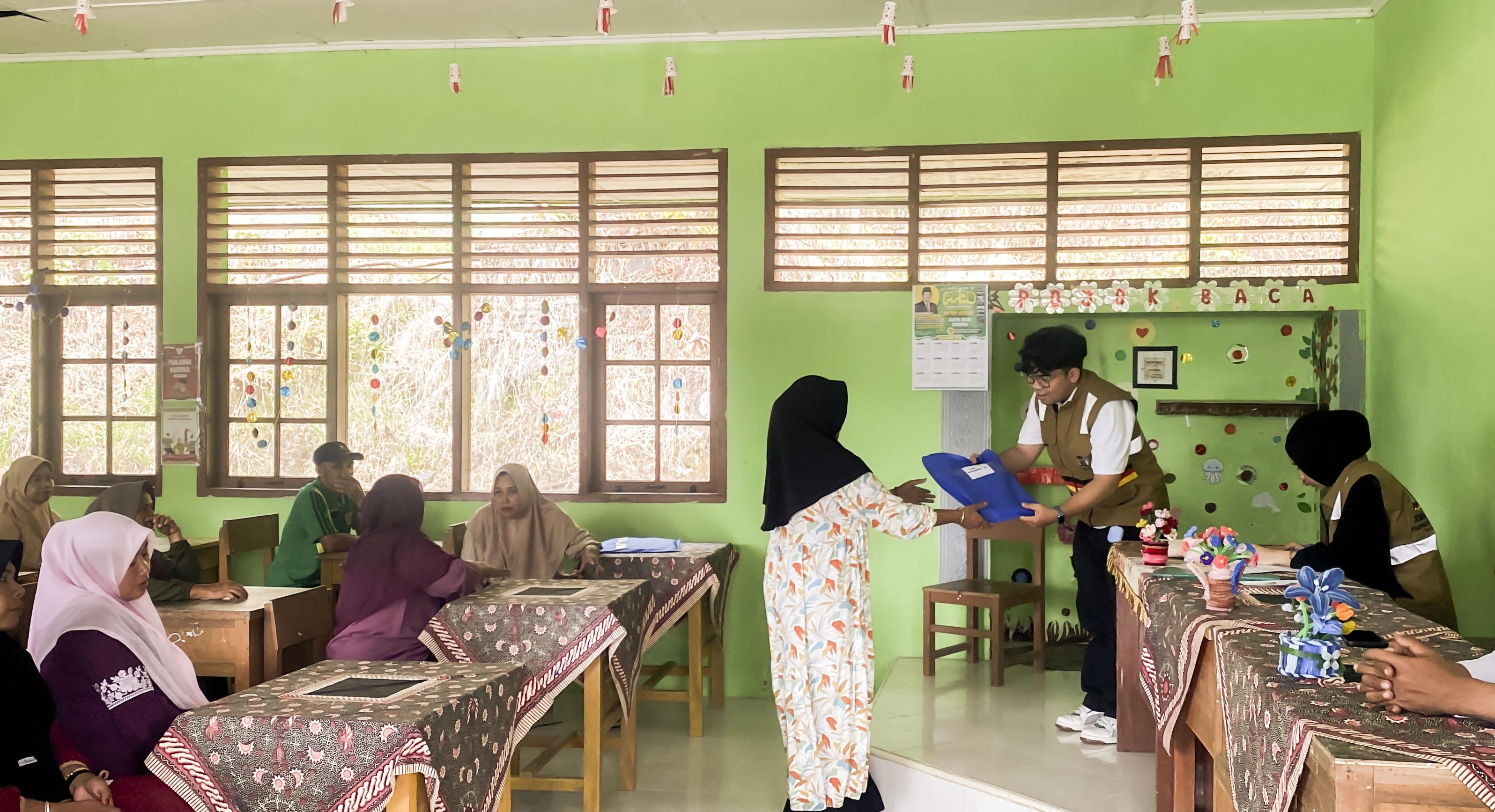 JEMARI Sakato Salurkan Bantuan Pendidikan di Kecamatan Tanjung Raya, Kabupaten Agam